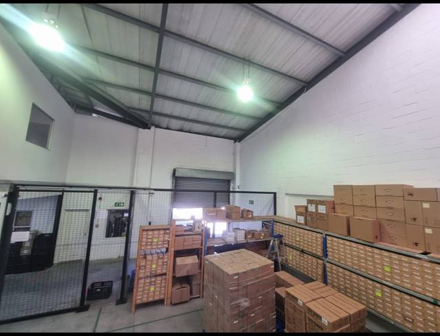 520M² WAREHOUSE TO LET IN AIRPORT INDUSTRIA